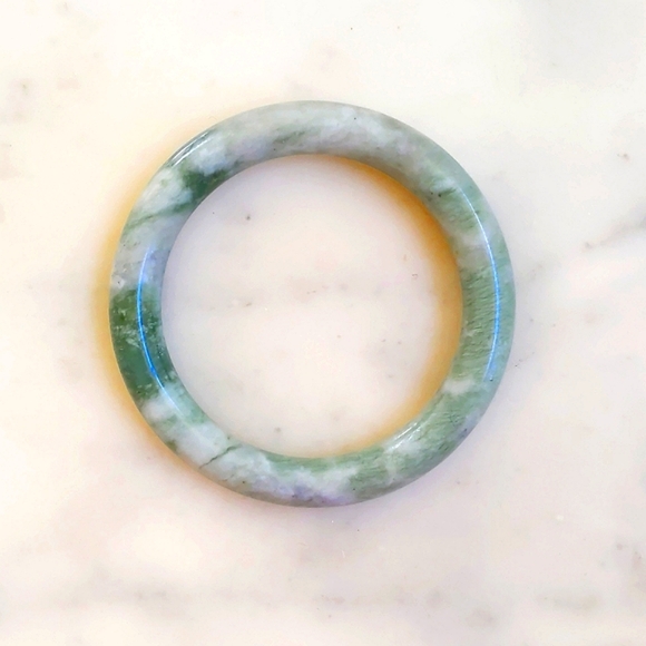 NWT. Natural Marble Rock Round Bangle Bracelet with Multi Shades of Green. - Picture 3 of 5